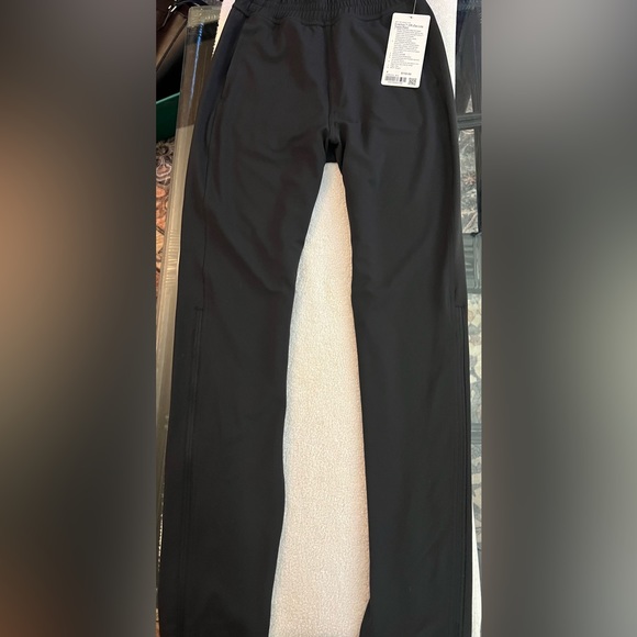 Lululemon - Picture 2 of 4